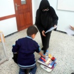 مديرة-الفرع-الإنجليزي-تنصح-أولياء-الأمور-بشراء-حقائب-أخف-24