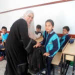 مديرة-الفرع-الإنجليزي-تنصح-أولياء-الأمور-بشراء-حقائب-أخف-25