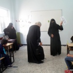 مديرة-الفرع-الإنجليزي-تنصح-أولياء-الأمور-بشراء-حقائب-أخف-27