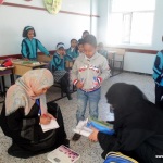 مديرة-الفرع-الإنجليزي-تنصح-أولياء-الأمور-بشراء-حقائب-أخف-37