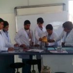 تجربة معملية كيف تساعد الأحماض في نمو النبات – مدارس الرشيد الحديثة – فرع الإنجليزي (17)