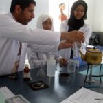 تجربة معملية كيف تساعد الأحماض في نمو النبات – مدارس الرشيد الحديثة – فرع الإنجليزي (2)