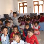 توزيع الكسوة على أيتام دار الرحمة – مدارس الرشيد الحديثة فرع معين الإنجليزي (7)