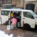 طلاب مدارس الرشيد الحديثة يهدون كتبهم لطلاب مدرسة القميعة (2)