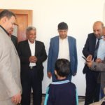 مدير مكتب التربية يتفقد سير الاختبارات بمدارس الرشيد الحديثة فرع معين الإنجليزي (11)