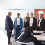 مدير مكتب التربية يتفقد سير الاختبارات بمدارس الرشيد الحديثة فرع معين الإنجليزي (5)